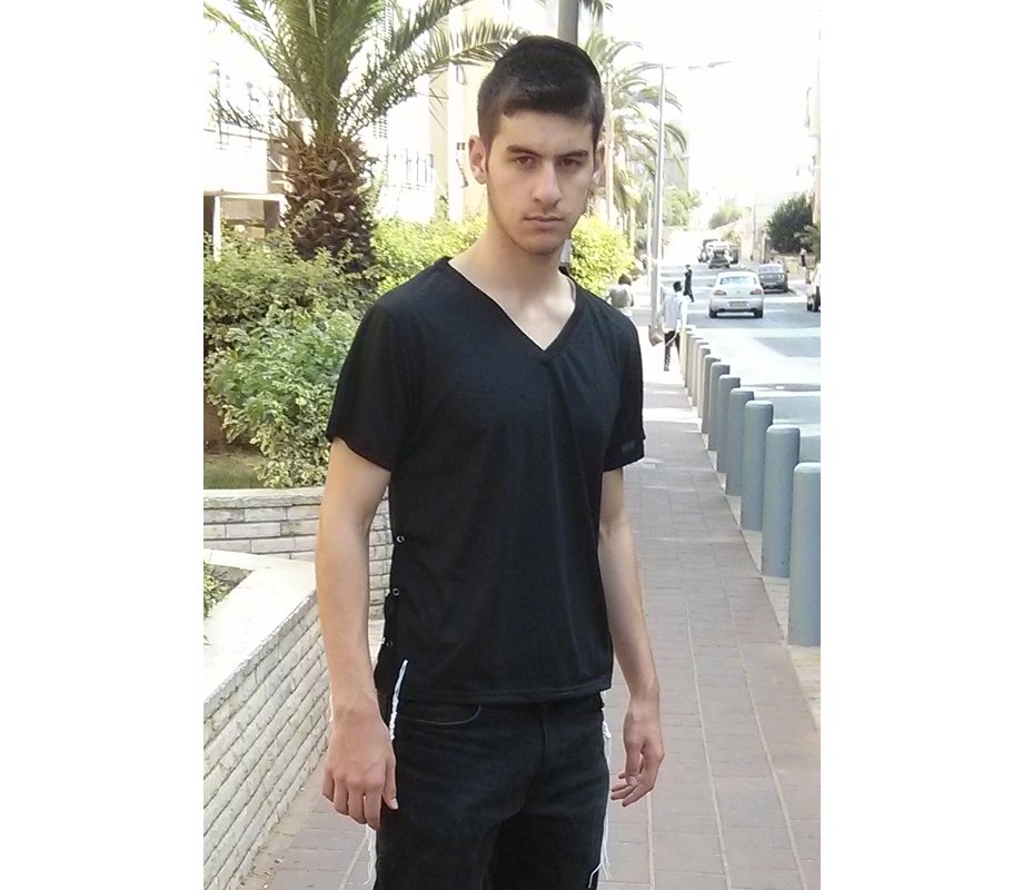 Adult Black T-Shirt with Tzitzit