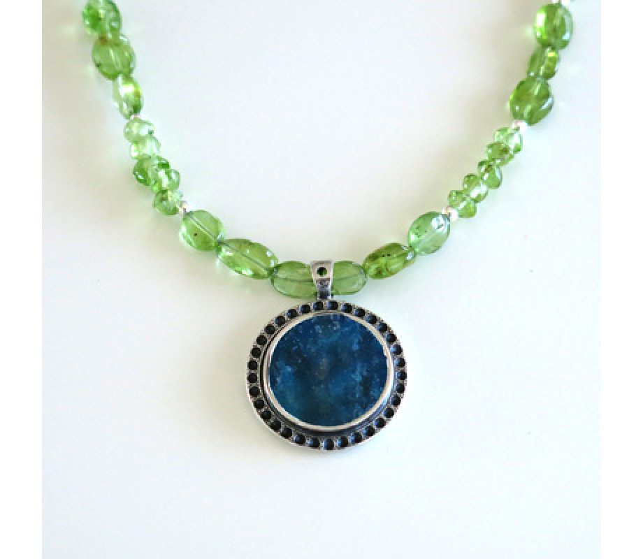 Michal Kirat Green Peridot Beads Necklace with Roman Glass Silver-framed Pendant
