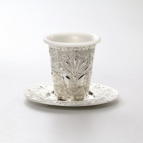 | Silver Plastic Kiddush Cups with Saucers Pack of 5 5 oz 