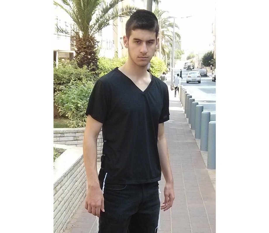 Tzitzit T-Shirt for Men with Kosher Tzitzis, Black - V Neck, Short Sleeve Cotton Blend